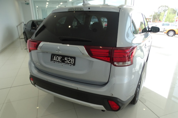 2017 Mitsubishi Outlander ZK LS SUV Image 5