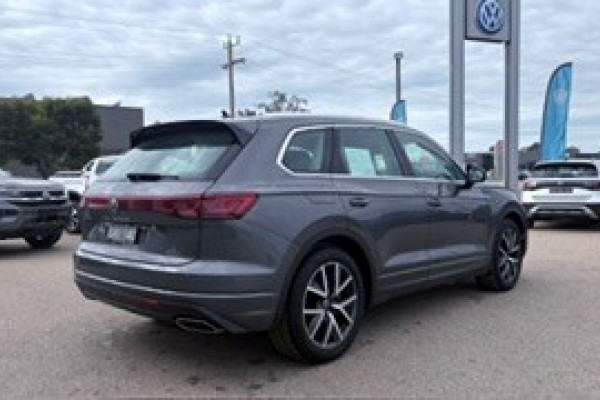2024 Volkswagen Touareg RC 210TDI Elegance SUV Image 6