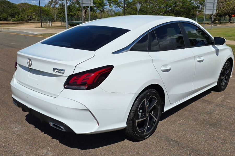 2024 MG MG5 Essence Sedan Image 11