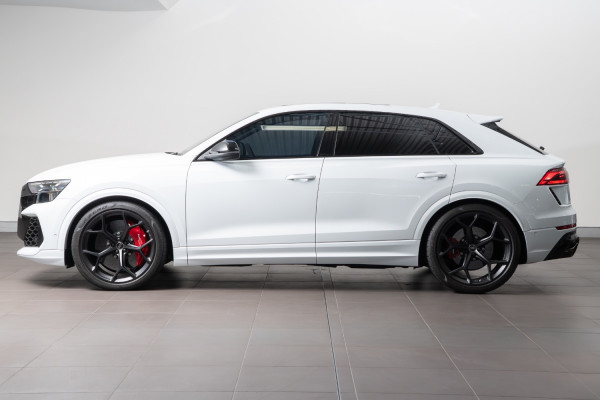 2025 Audi RS Q8 F1 TFSI SUV image 3