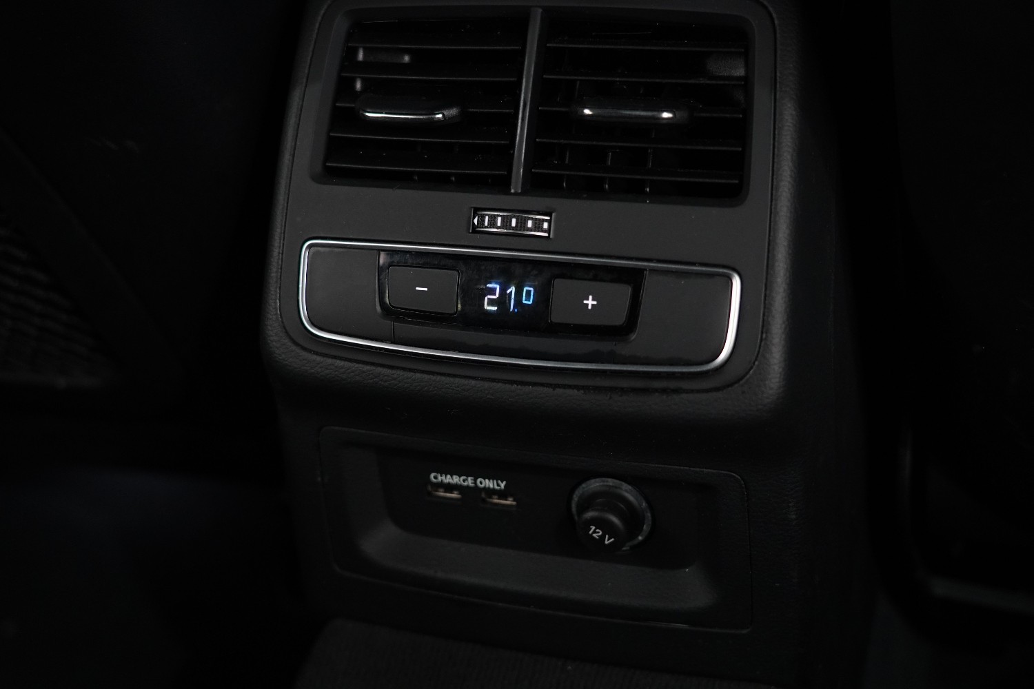 2021 Audi RS4  Quattro SUV Image 31