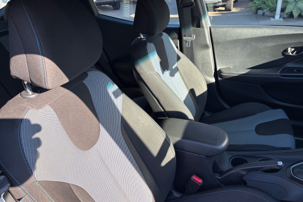 2019 MY20 Hyundai Veloster JS  Coupe Image 15