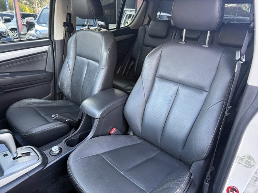 2015 Isuzu MU-X LS-T SUV Image 16