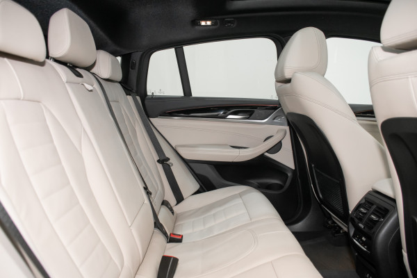 2022 BMW X4 M40i SUV Image 3