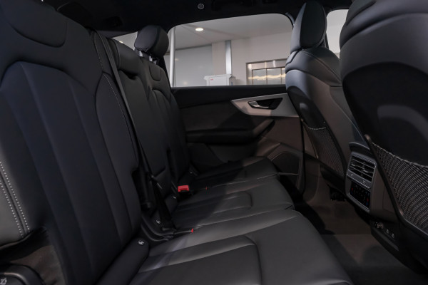 2026 MY25 Audi Q7 4M TDI 210kW S line SUV image 9
