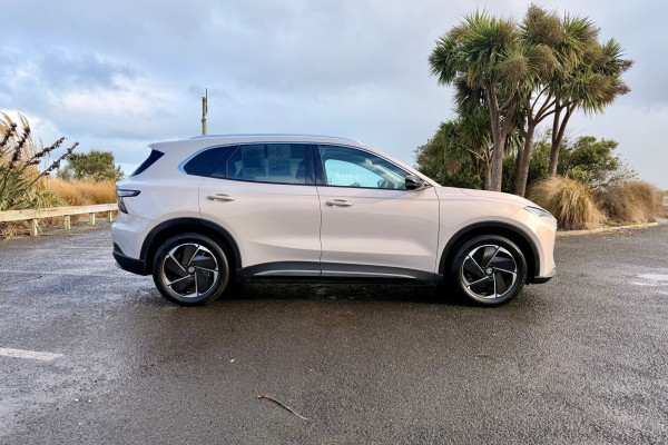 2026 MG MGS5 EV ZS3EM Essence 49 SUV Image 2