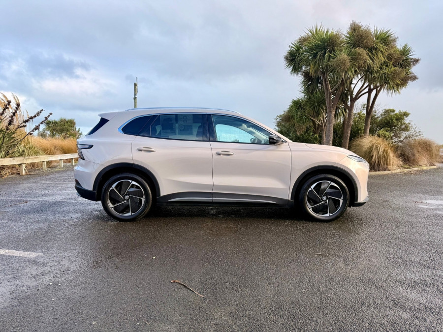 2026 MG MGS5 EV ZS3EM Essence 49 SUV Image 2