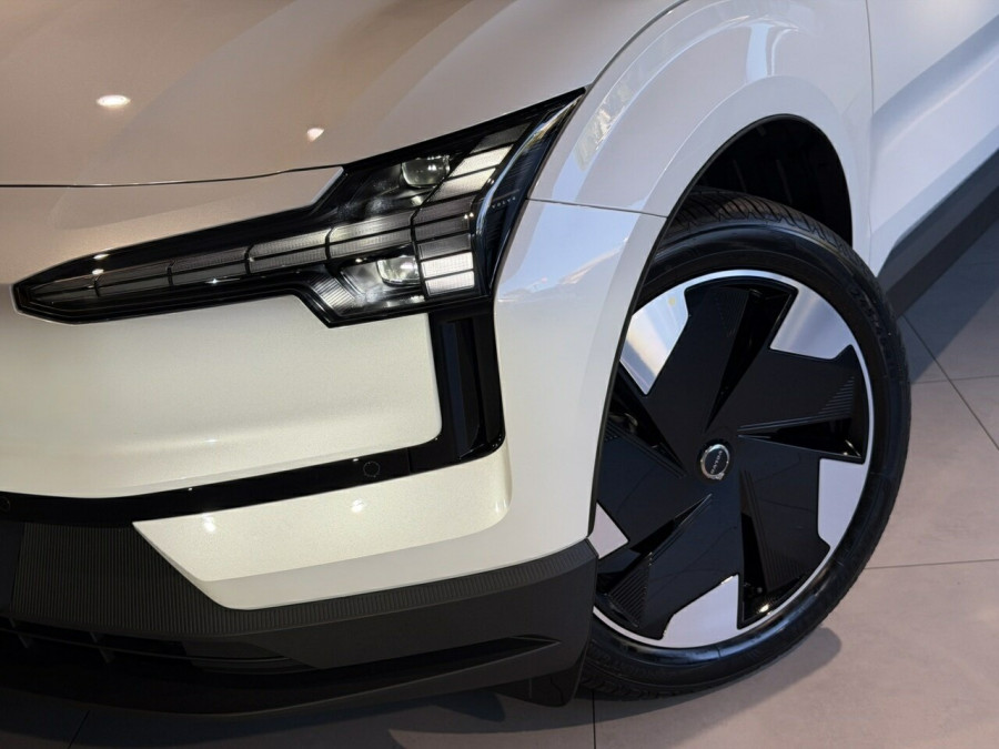 2026 Volvo EX30  Single Motor Extended Range Plus SUV Image 2