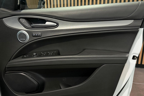 2023 Alfa Romeo Stelvio Series 5 Veloce SUV Image 11