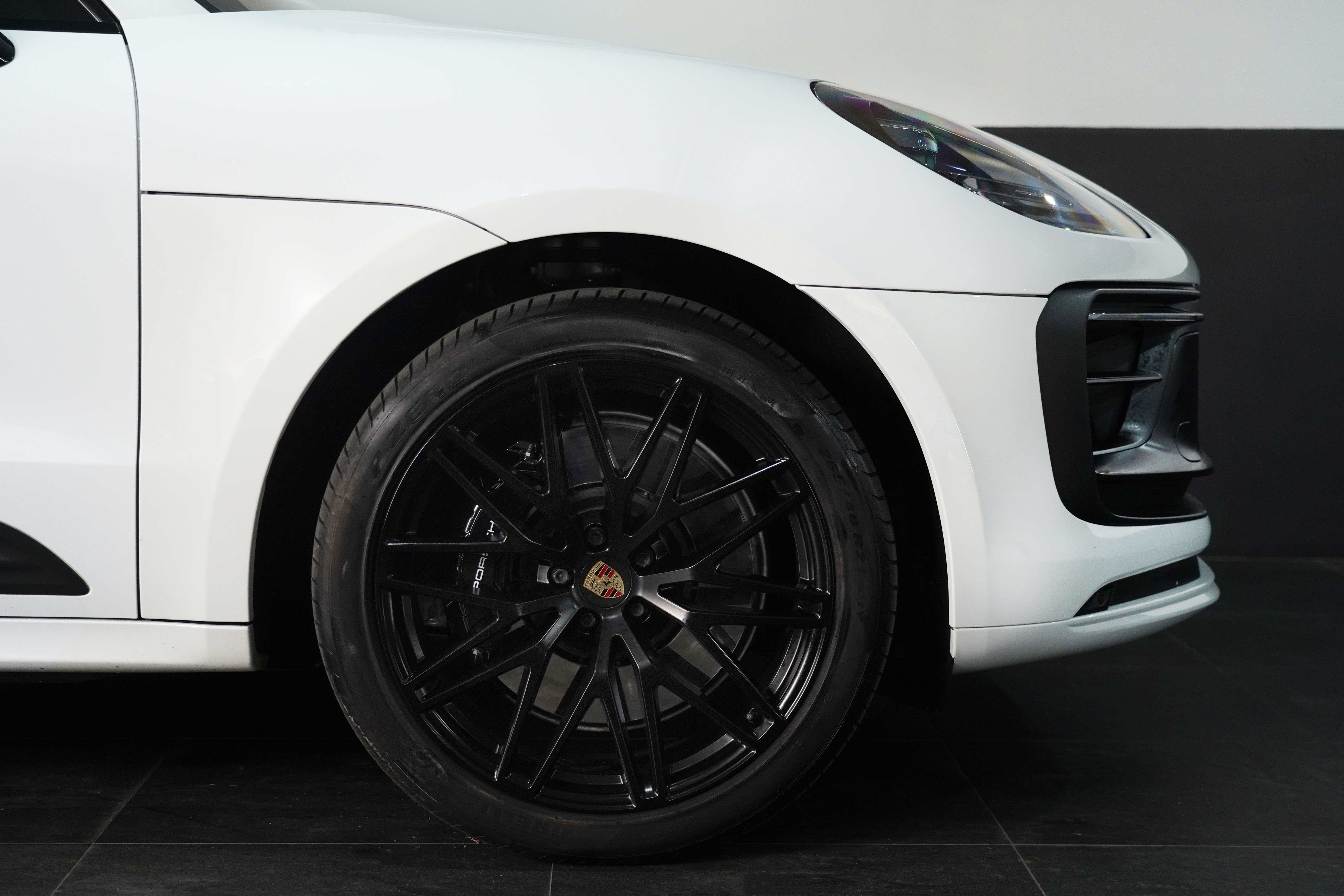 2022 Porsche Macan GTS SUV Image 14