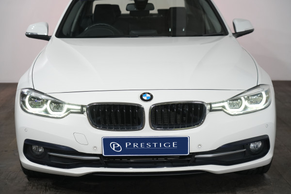 2018 BMW 3 Series 20d Sport Line Sedan Image 3