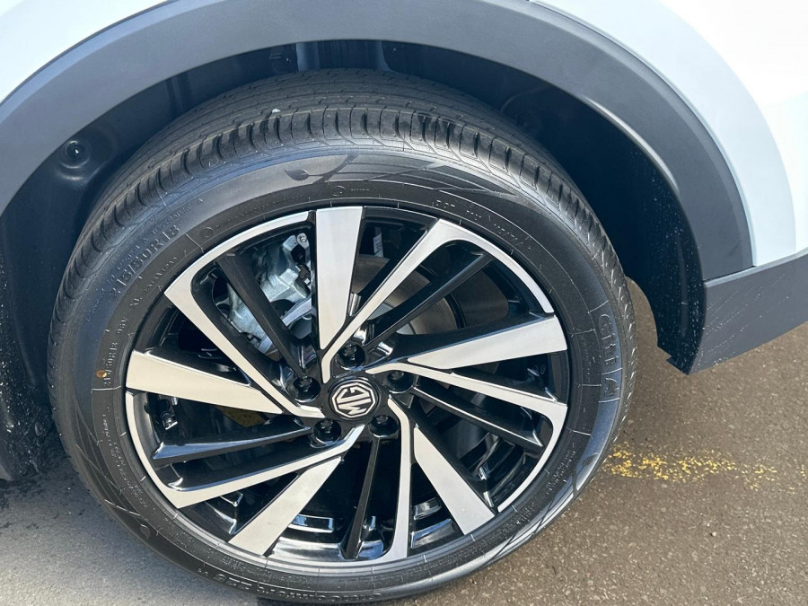 2026 MY26.5 MG ZS ZS32 Essence Hybrid+ SUV Image 18