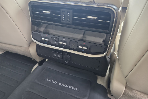 2024 Toyota LandCruiser FJA300R VX SUV Image 14
