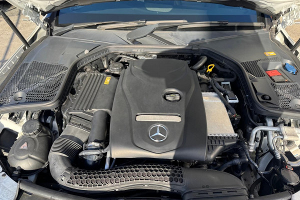 2016 Mercedes-Benz C-Class W205 C250 Sedan Image 25