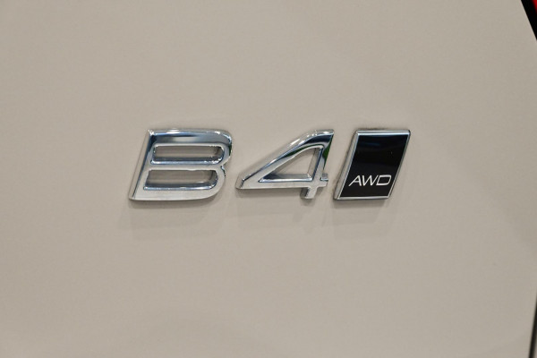 2026 Volvo XC40 XZ Ultra B4 Dark SUV Image 10