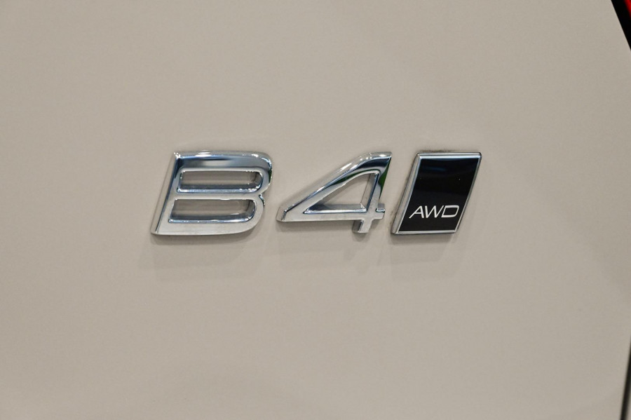2026 Volvo XC40 XZ Ultra B4 Dark SUV Image 10