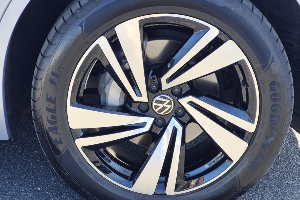 2020 MY21 Volkswagen Touareg CR 210TDI R-Line SUV Image 28