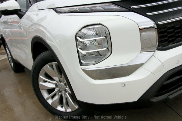 2026 MY25 Mitsubishi Outlander ZM ES SUV Image 2
