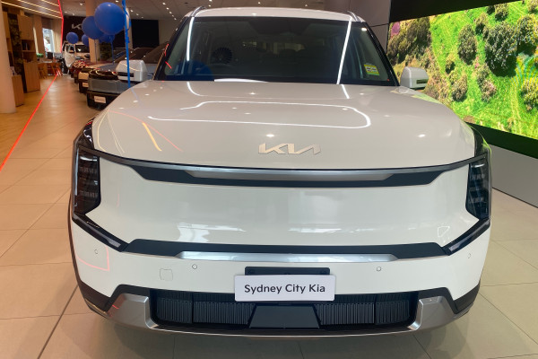 2026 Kia EV9 MV Air SUV Image 4