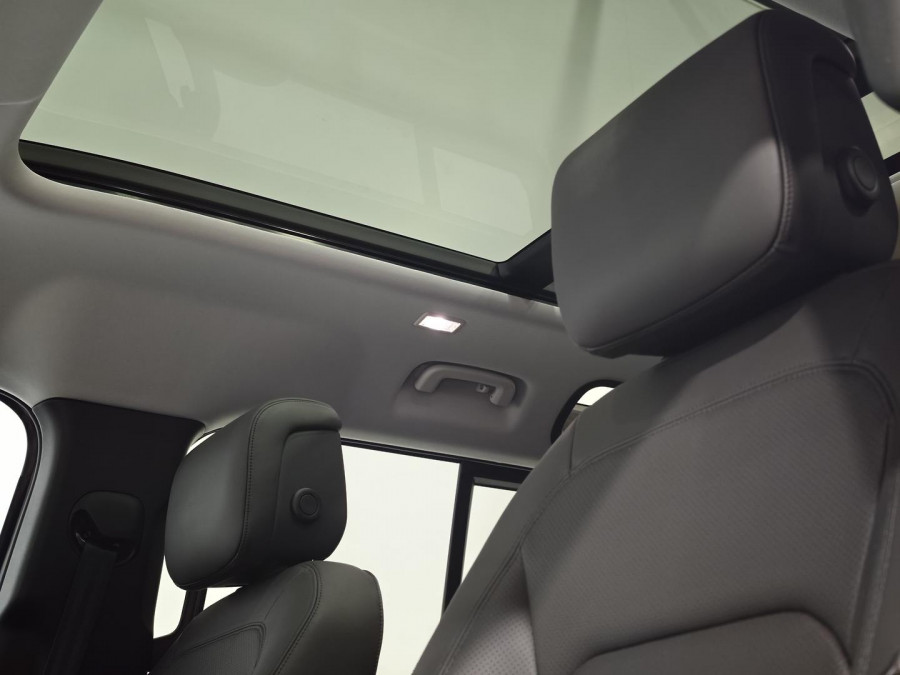 2025 MY25.5 Land Rover Defender L663 110 P400 S SUV Image 20