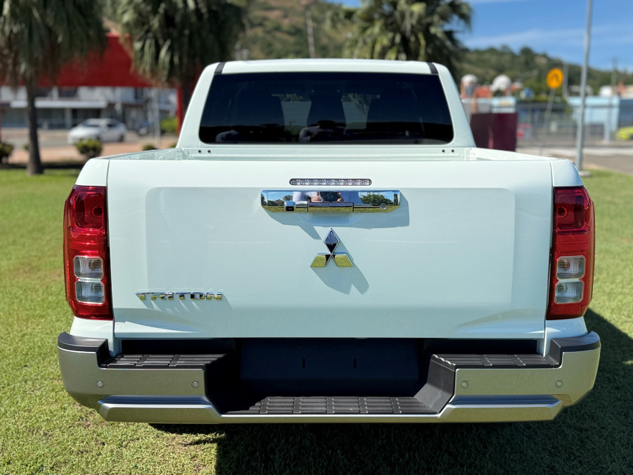 2026 Mitsubishi Triton MV GLX+ Ute Image 6
