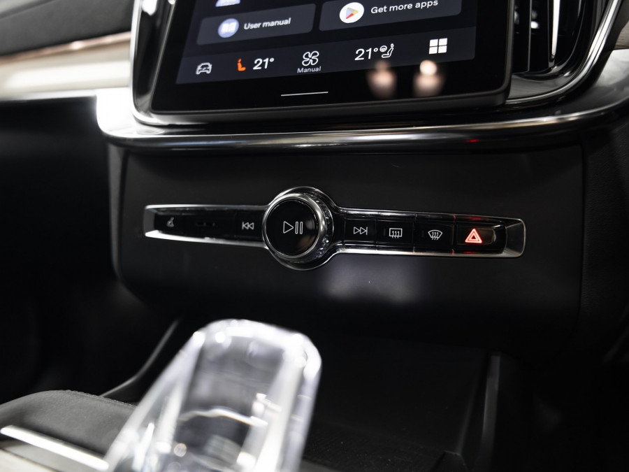 2025 Volvo XC90 L Series Ultra T8 Plug-In Hybrid SUV Image 14