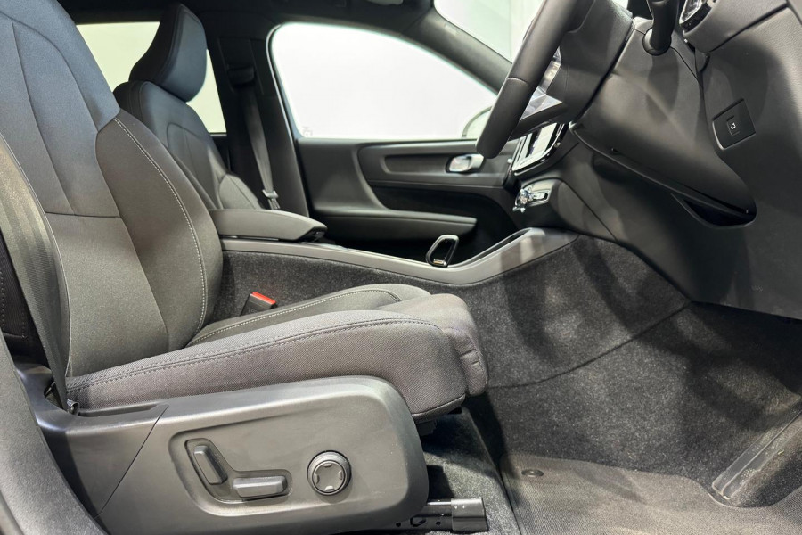 2022 MY23 Volvo XC40 XZ Recharge Pure Electric SUV Image 9