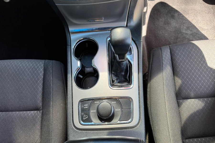 2018 Jeep Grand Cherokee WK Laredo SUV Image 16