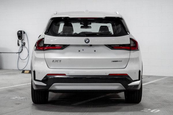 2024 BMW iX1 U11 eDrive20 xLine SUV image 5