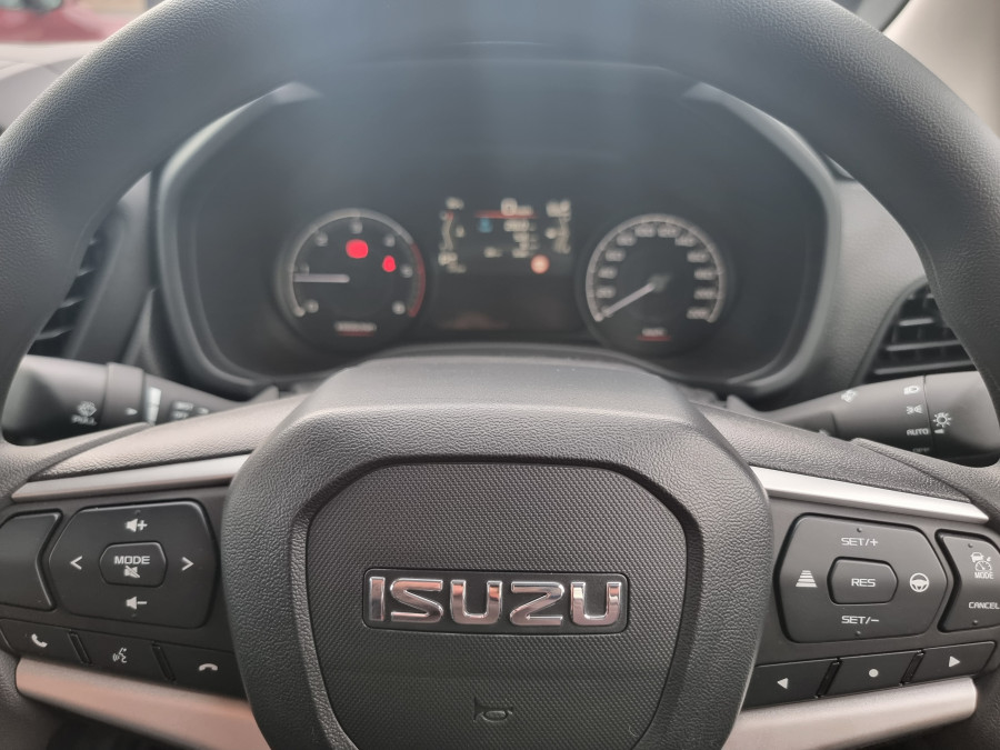 2026 Isuzu D-MAX RG SX Cab Chassis Image 12