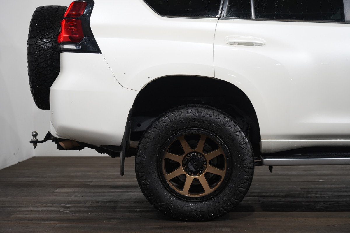 2021 Toyota LandCruiser Prado Prado Vx SUV Image 6