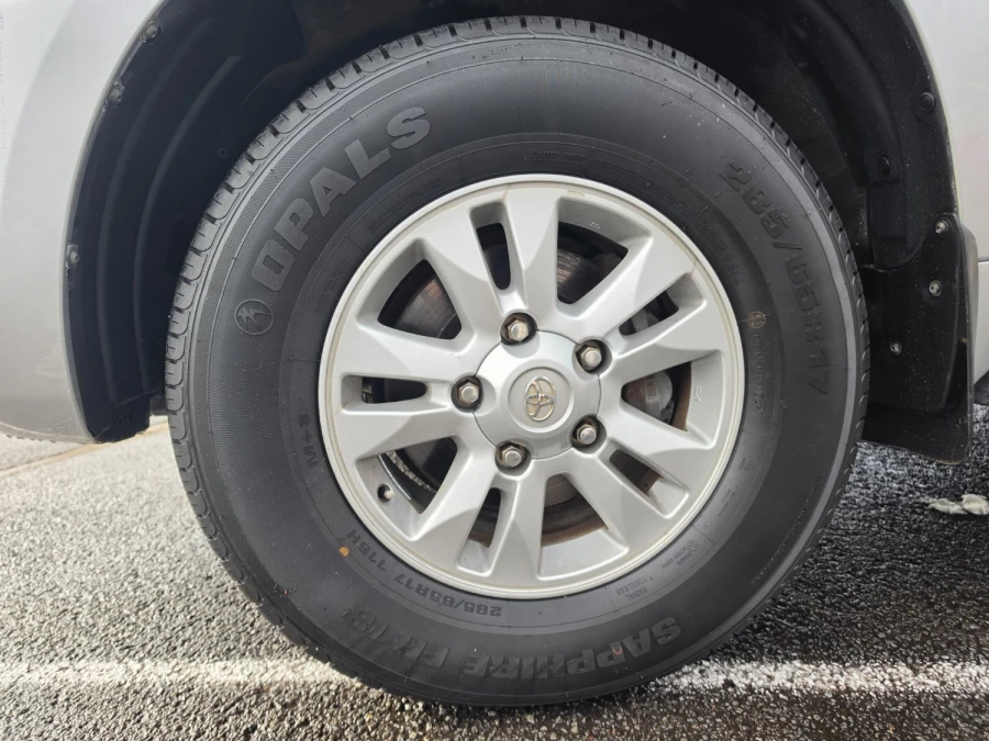 2011 MY10 Toyota LandCruiser VDJ200R GXL SUV Image 14