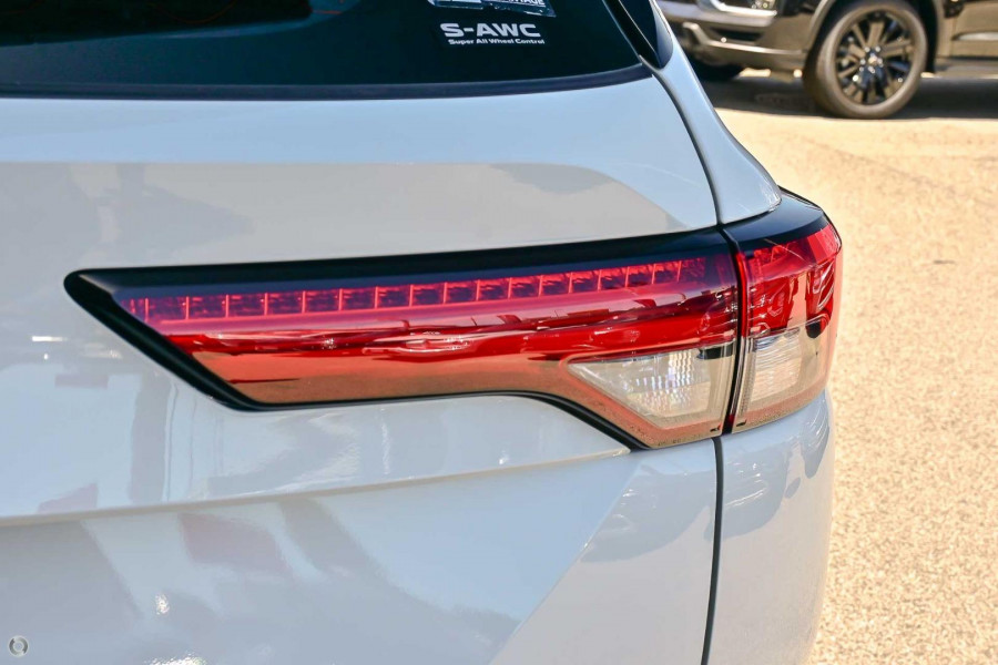 2025 MY24 Mitsubishi Outlander ZM PHEV ES SUV Image 12