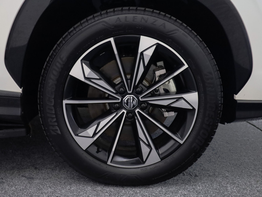 2026 MG HS Plug-in Hybrid Essence SUV Image 3