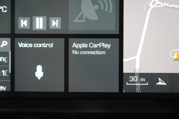 2021 Porsche Macan S SUV image 22