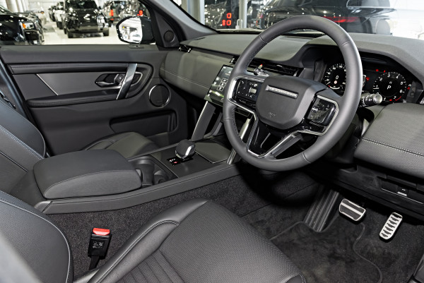 2025 MY25.5 Land Rover Discovery Sport L550 P250 Dynamic SE SUV image 11