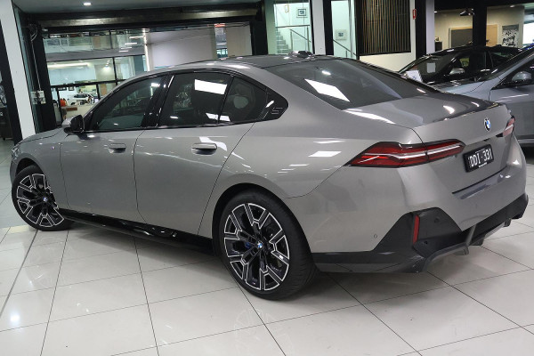 2023 BMW 5 Series G60 520i M Sport Sedan image 3