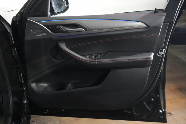 2020 BMW X4 xDrive30i M Sport SUV image 26
