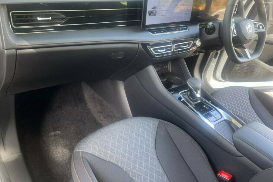 2024 MY24.5 MG HS AS33 Vibe SUV Image 16