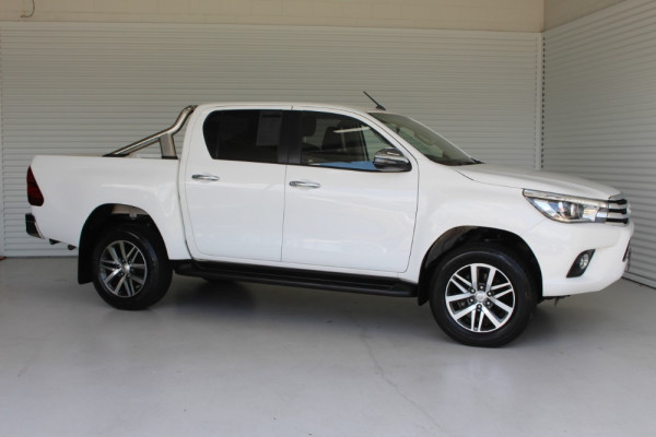 Toyota HiLux SR5 GUN126R