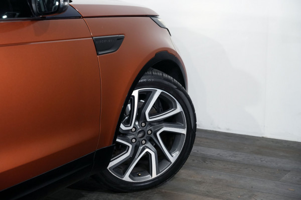 2017 Land Rover Discovery Series 5 HSE SUV image 10