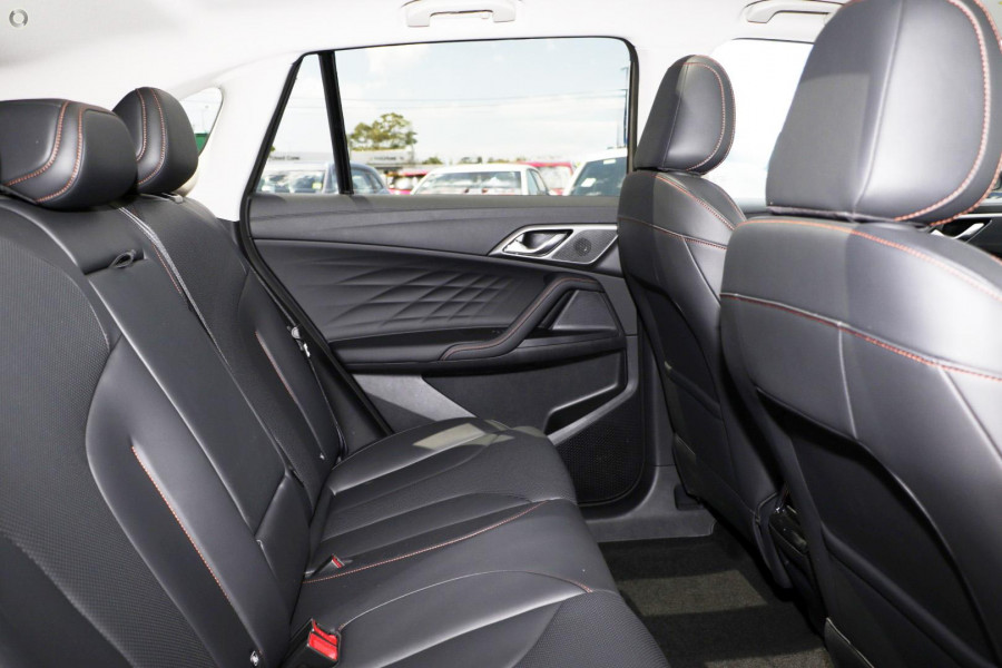 2025 MG HS AS33 Super Hybrid Essence SUV Image 8
