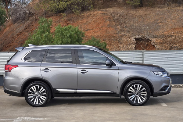 2020 MY21 Mitsubishi Outlander ZL LS SUV Image 6