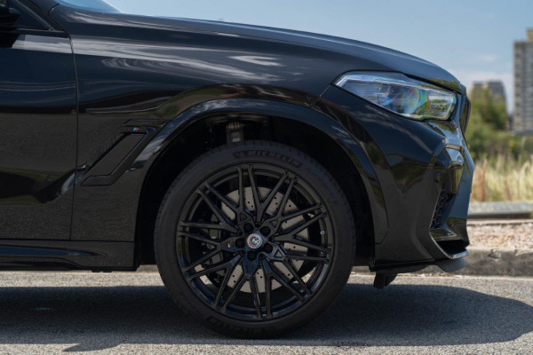 2021 BMW X6 M Competition SUV Image 5
