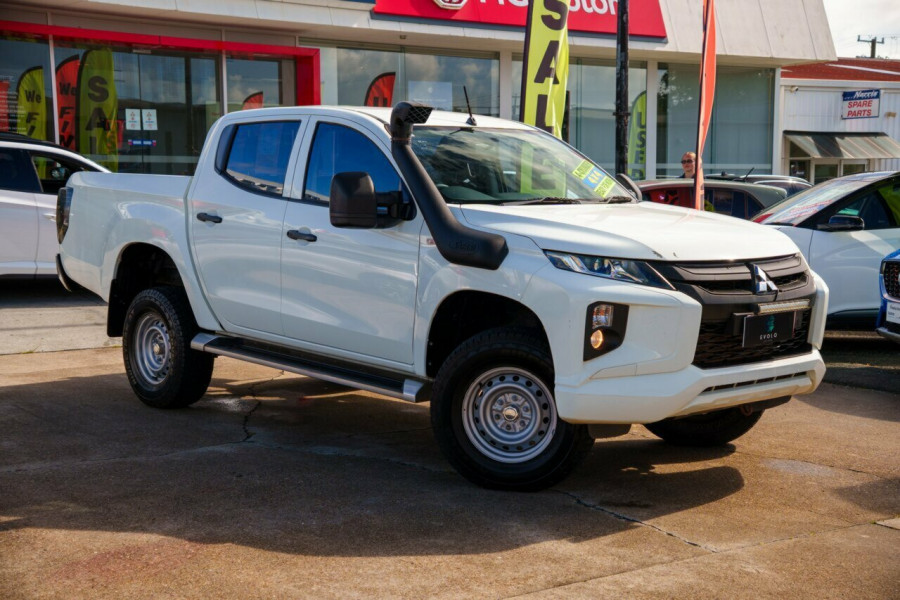 2019 MY20 Mitsubishi Triton MR GLX Cab Chassis Image 1