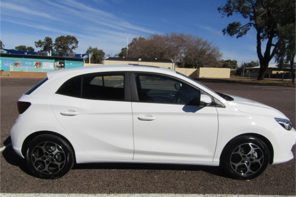 2024 MY24.5 MG MG3 ZP22 Essence Hybrid+ Hatch