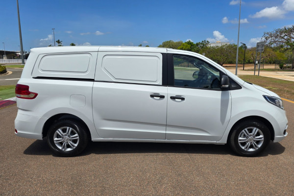 2026 MY25 LDV G10 SV7C + Van Image 14