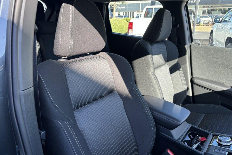 2024 Mitsubishi Outlander ZM ES SUV Image 15