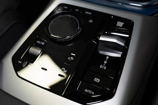2025 BMW X3 G45 20 xDrive SUV image 13