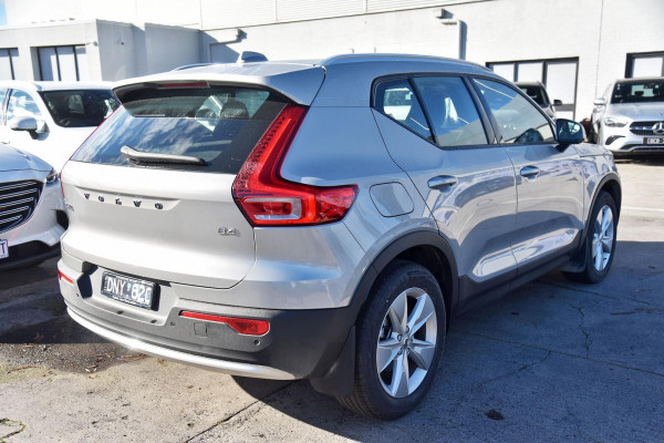 2025 Volvo XC40 XZ Plus B4 SUV Image 3